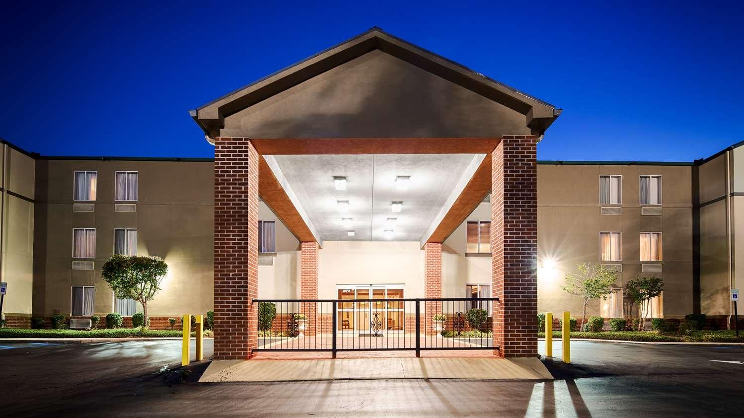 Best Western Plus Russellville Hotel & Suites Екстериор снимка