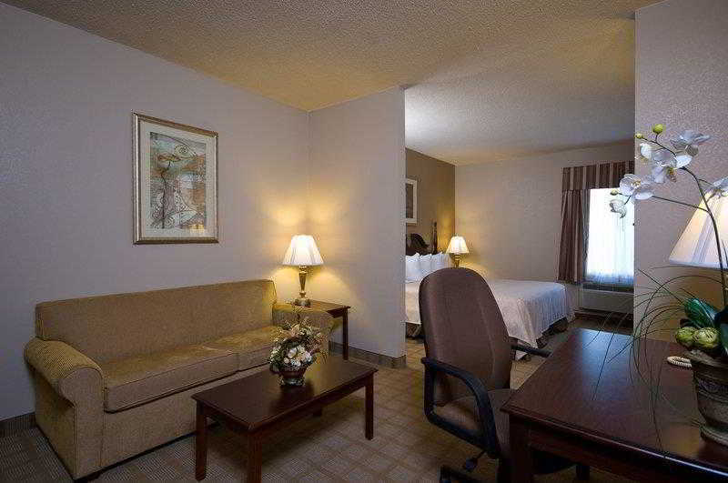 Best Western Plus Russellville Hotel & Suites Стая снимка